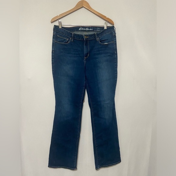 Eddie Bauer LIKE NEW women's 16 curvy bootcut dark/medium wash high rise denim - Picture 1 of 5